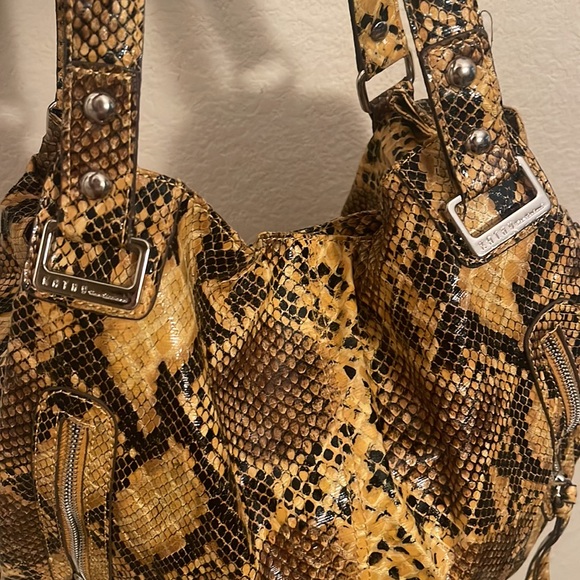 Kathy Van Zeeland please check all picture of condition - Picture 7 of 16